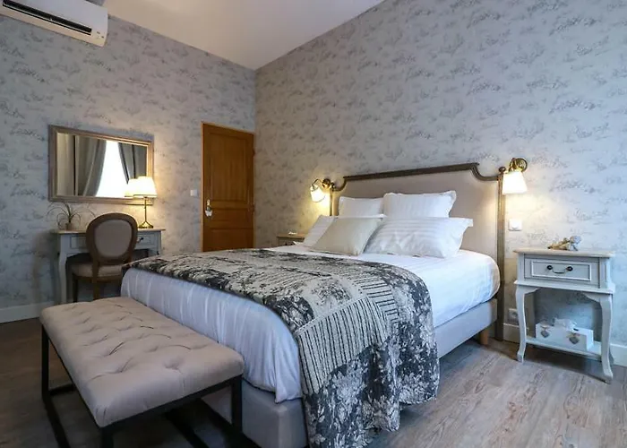 Гостевой дом La Maison Du Poelon