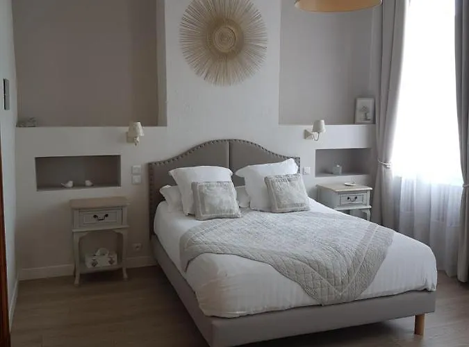 Гостевой дом La Maison Du Poelon *